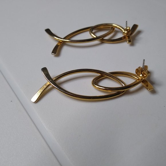 Vintage Metal Dangle Earrings - Picture 10 of 16